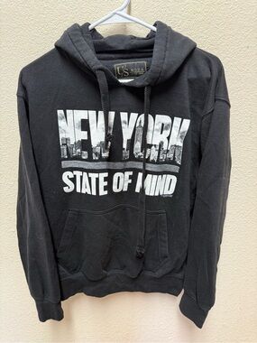 U.S. Moda Graphic Hoodie Featuring A New York City Size Medium Unisex